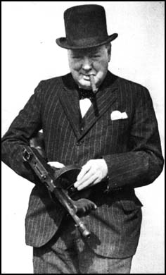 Bestand:Churchill met tommygun.jpg