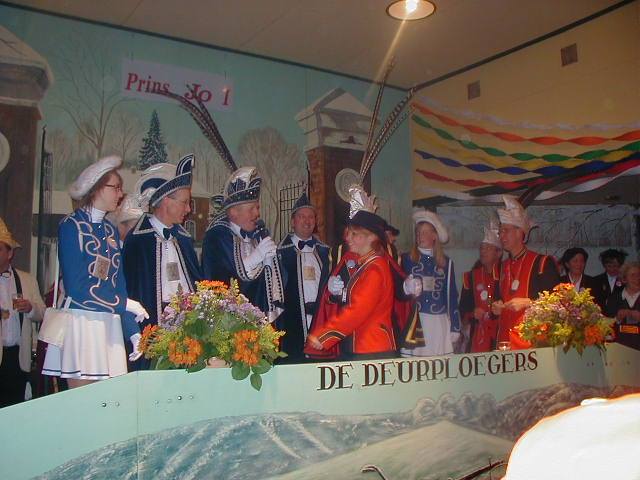 Bestand:Jo I Stienissen Deurploegers.jpg