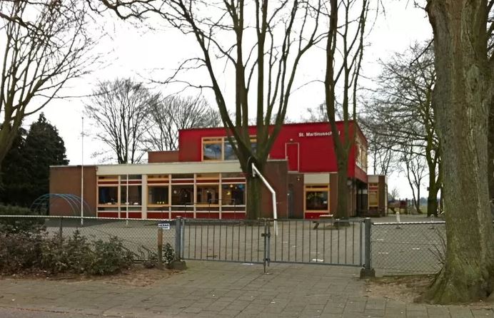 Bestand:StMartinusschoolLoerbeek.JPG
