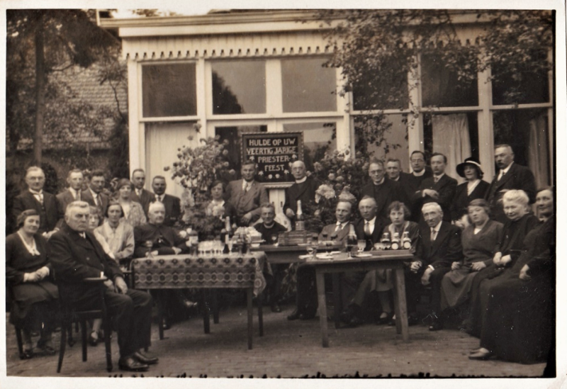 Bestand:1931-08-15 Priesterfeest C Osse (2).png