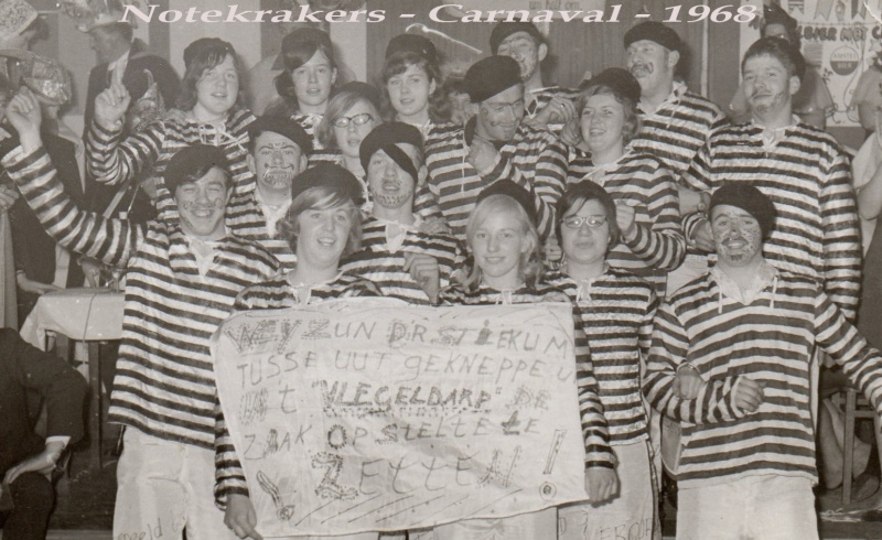 Bestand:1968 Notekrakers carnaval.jpg