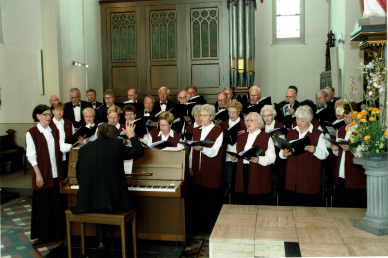 Bestand:2009 Gemengd koor Beek-Loerbeek.jpg
