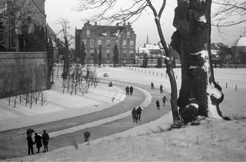 Bestand:Collectie Kolkmeyer Schaatsen 1.jpg