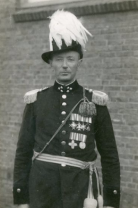 H.F. Gerritsen, commandant schutterij 'Sint Oswaldus' circa 1935.png