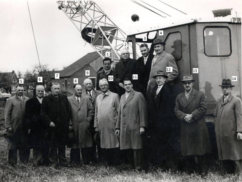 Bestand:Heren van de Ruilverkaveling genummerd.jpg