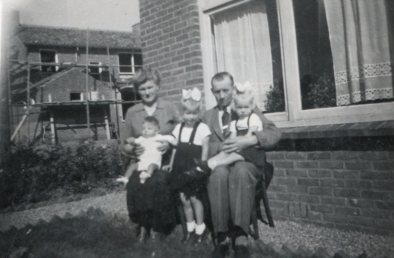 Bestand:Jan te Stroete en gezin.jpg