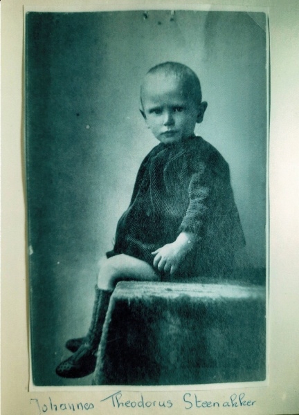 Bestand:Johannes,Theodorus Steenakker.jpg