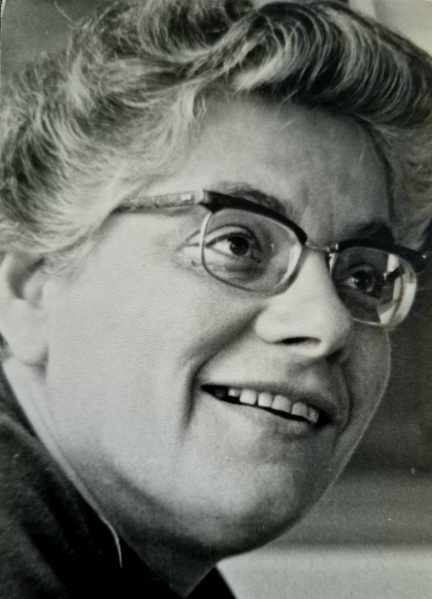 Bestand:Sara Straus (1921-2008).jpg