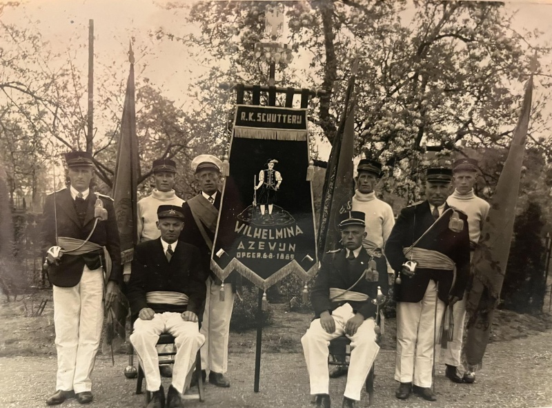 Bestand:Schutterij azum.jpg