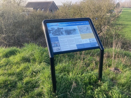 Vliegend fort 44-8199 d.jpg